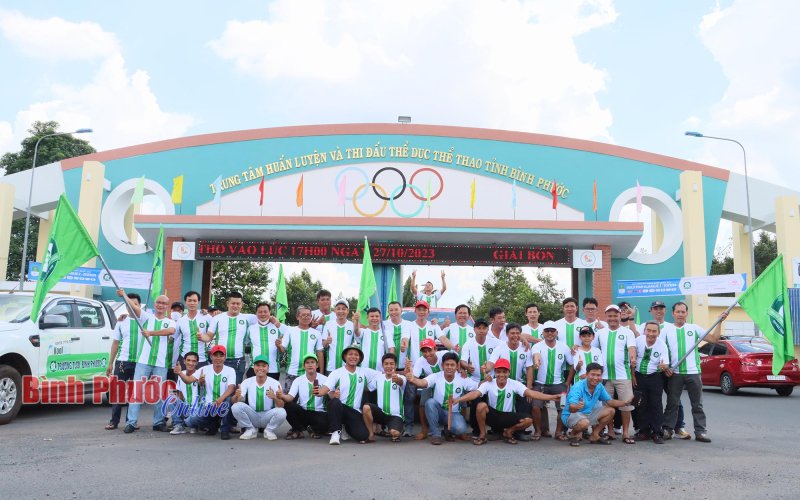 Sôi động trước trận đấu Trường Tươi Bình Phước - Phú Thọ