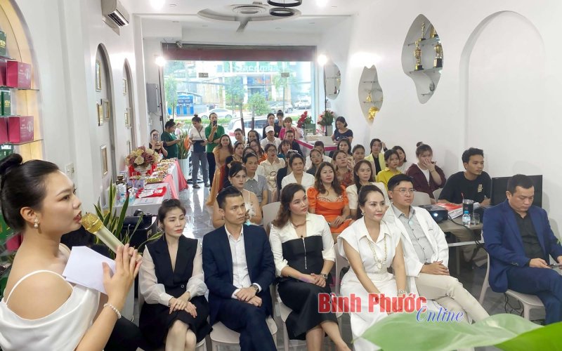 Spa Ánh Tuyết chuyển giao miễn phí công nghệ chăm sóc da hiện đại