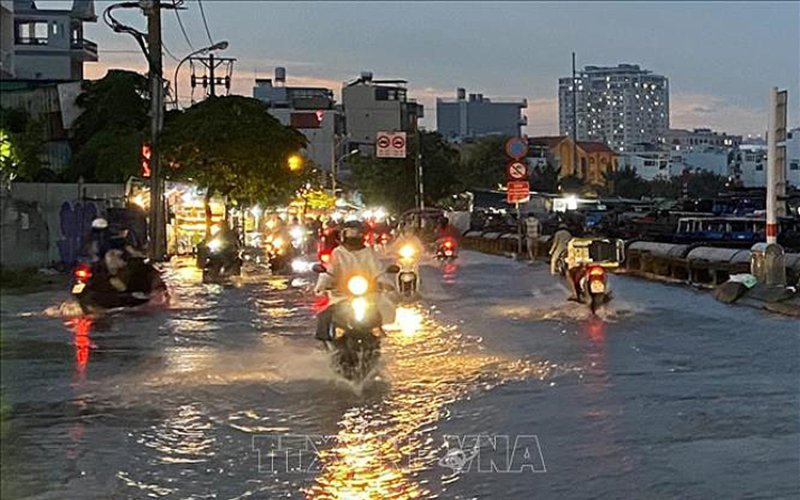 Thời tiết ngày 30-10: Trung Bộ, Tây Nguyên và Nam Bộ có mưa dông