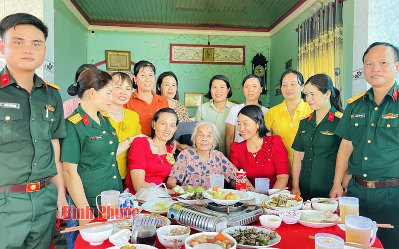 Trung đoàn 719 sôi nổi các hoạt động kỷ niệm ngày 20-10