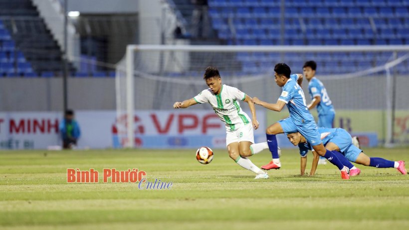 Trường Tươi Bình Phước mất chiến thắng trước Đà Nẵng ở phút bù giờ