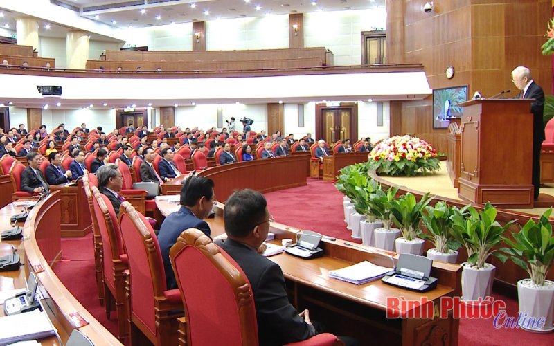 Xây dựng và thực hiện chính sách xã hội phải lấy con người là trung tâm