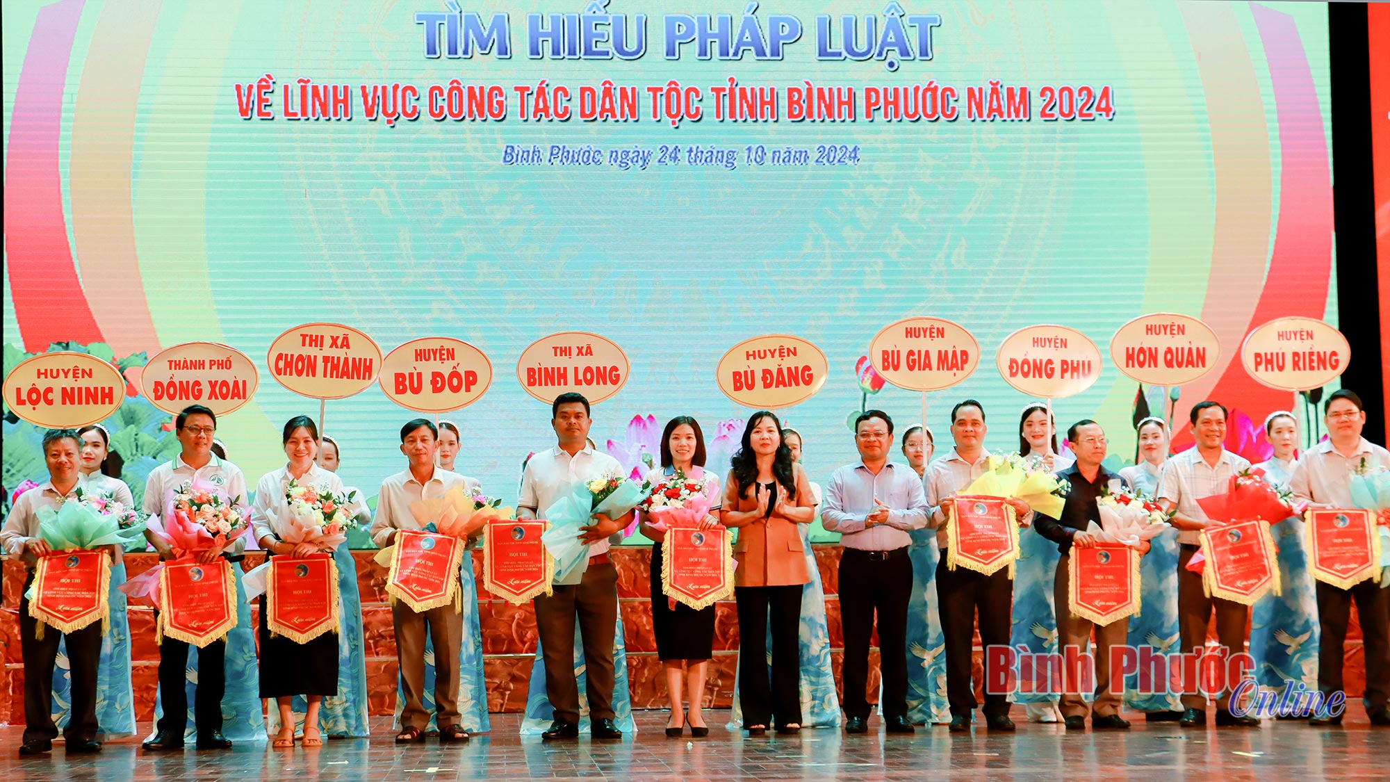 200 thí sinh thi tìm hiểu pháp luật về công tác dân tộc 