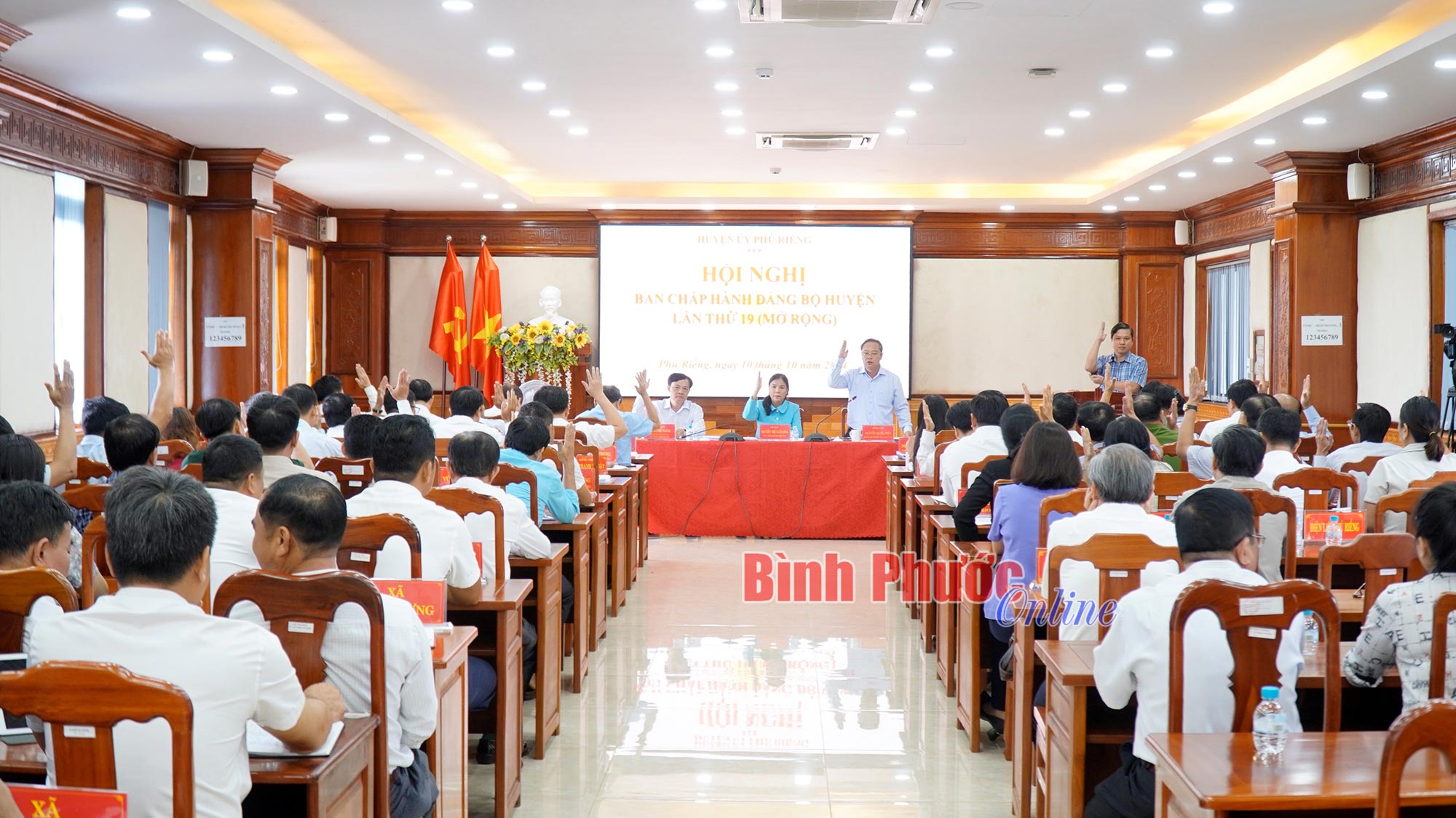 9 tháng, Phú Riềng kết nạp đảng đạt 117,5% chỉ tiêu