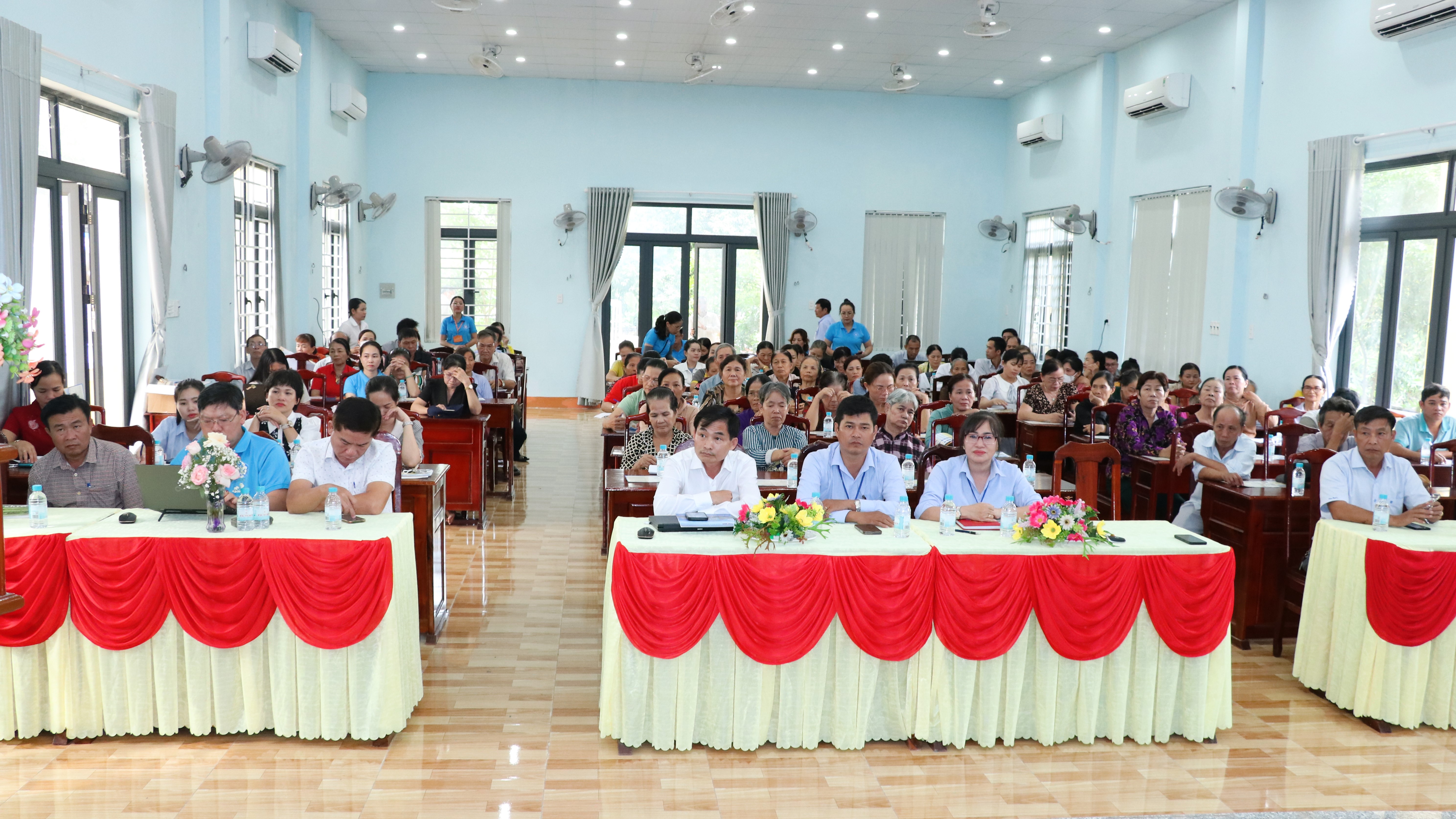 Chung tay thực hiện BHXH, BHYT toàn dân