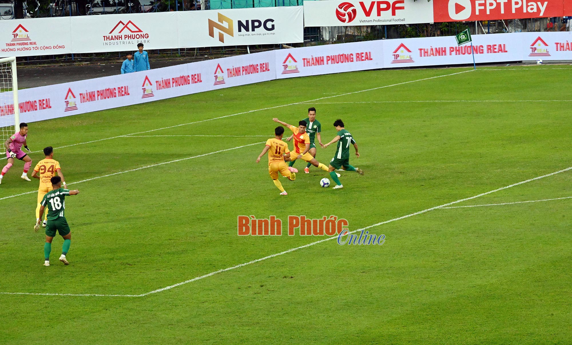 Công Phượng lập công trong ngày đầu ra trận