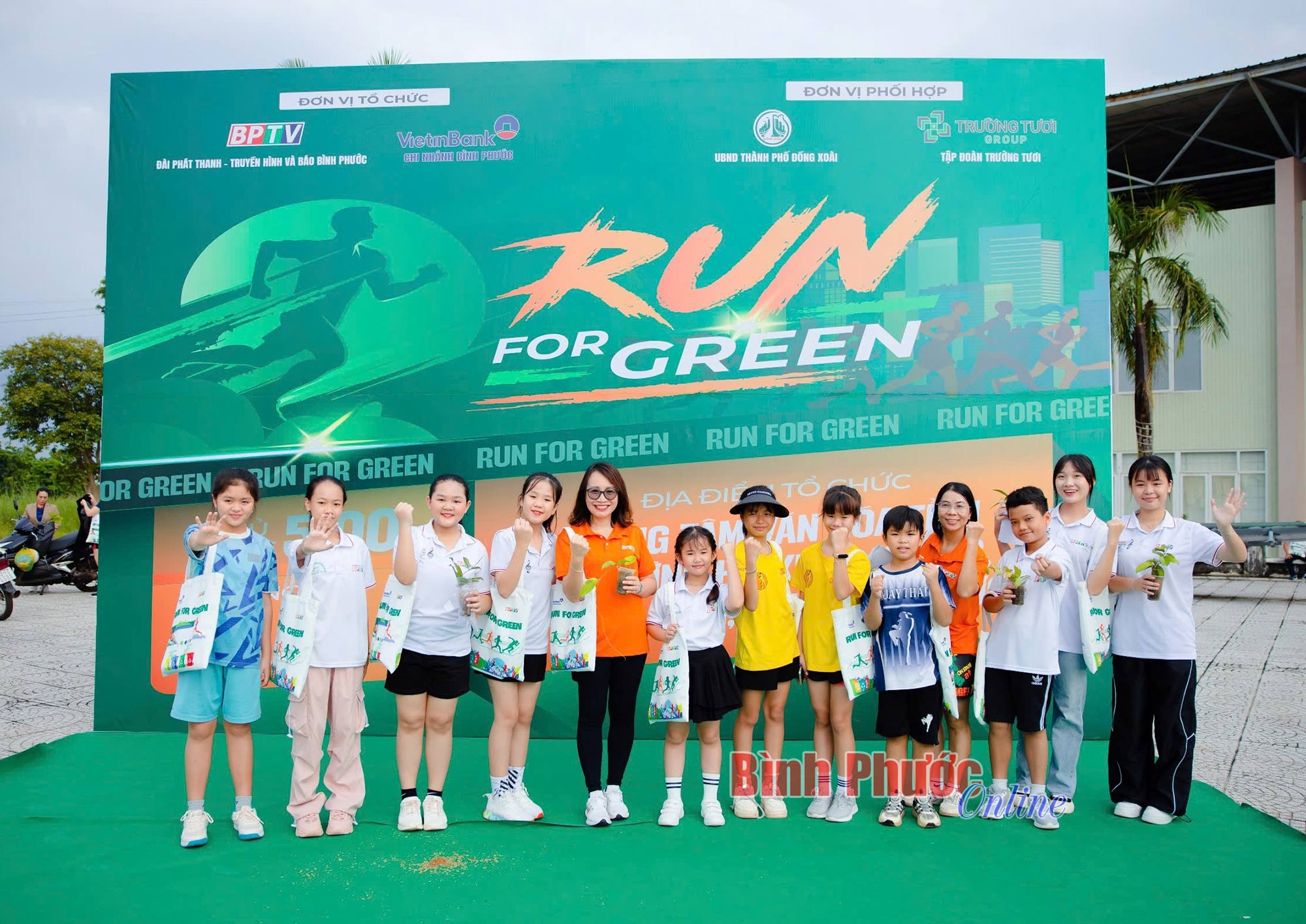 Cùng hành động vì trái đất xanh 