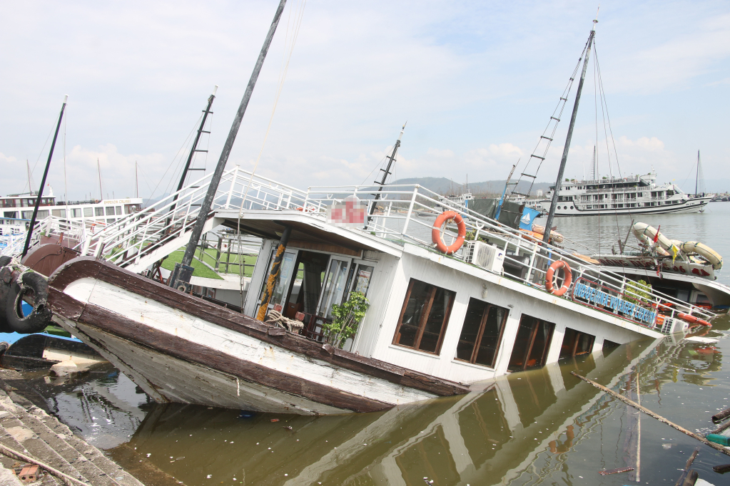 Hỗ trợ đội tàu khôi phục sau bão