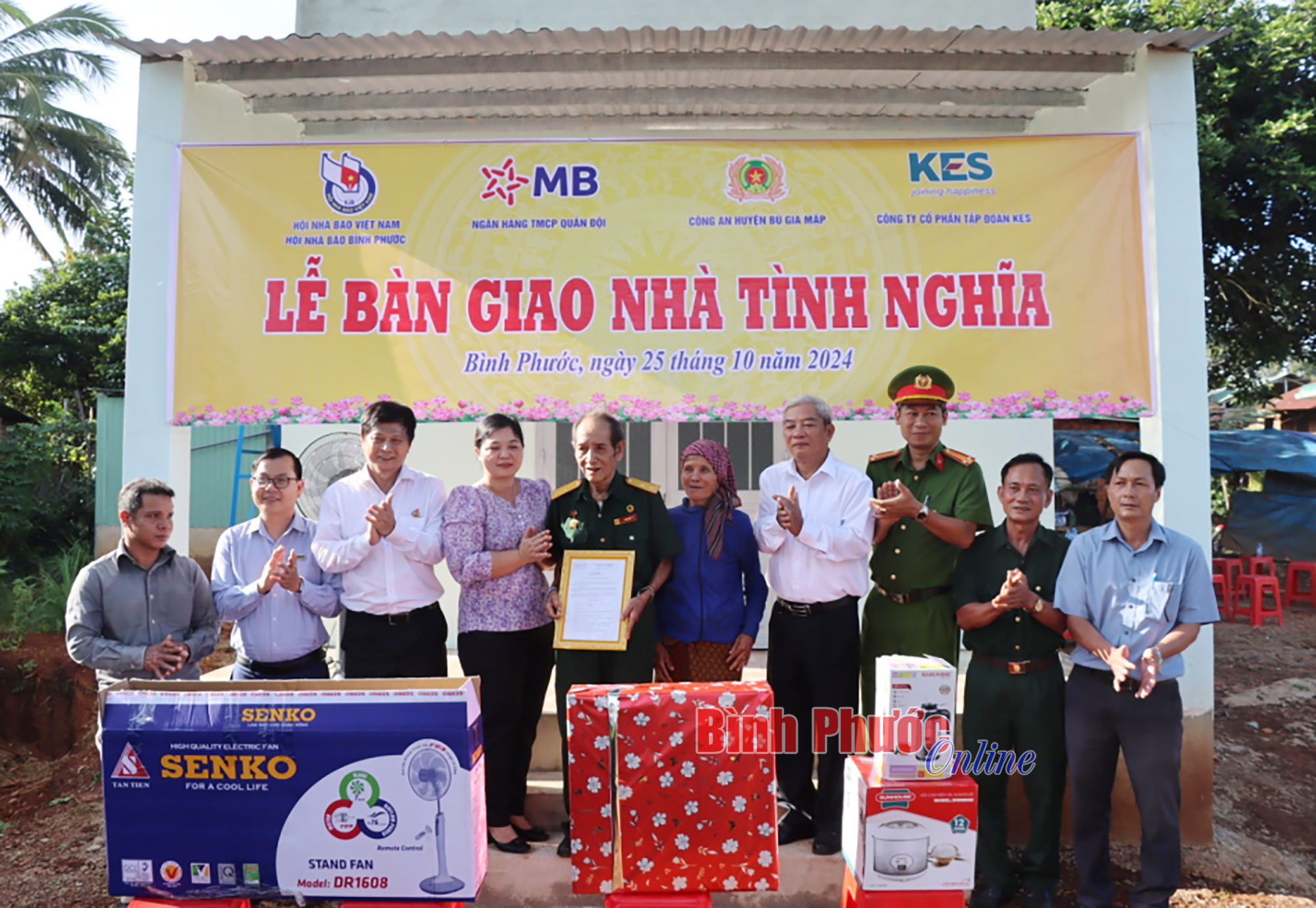 Hội Nhà báo bàn giao nhà tình nghĩa cho ông Điểu Văn Chí