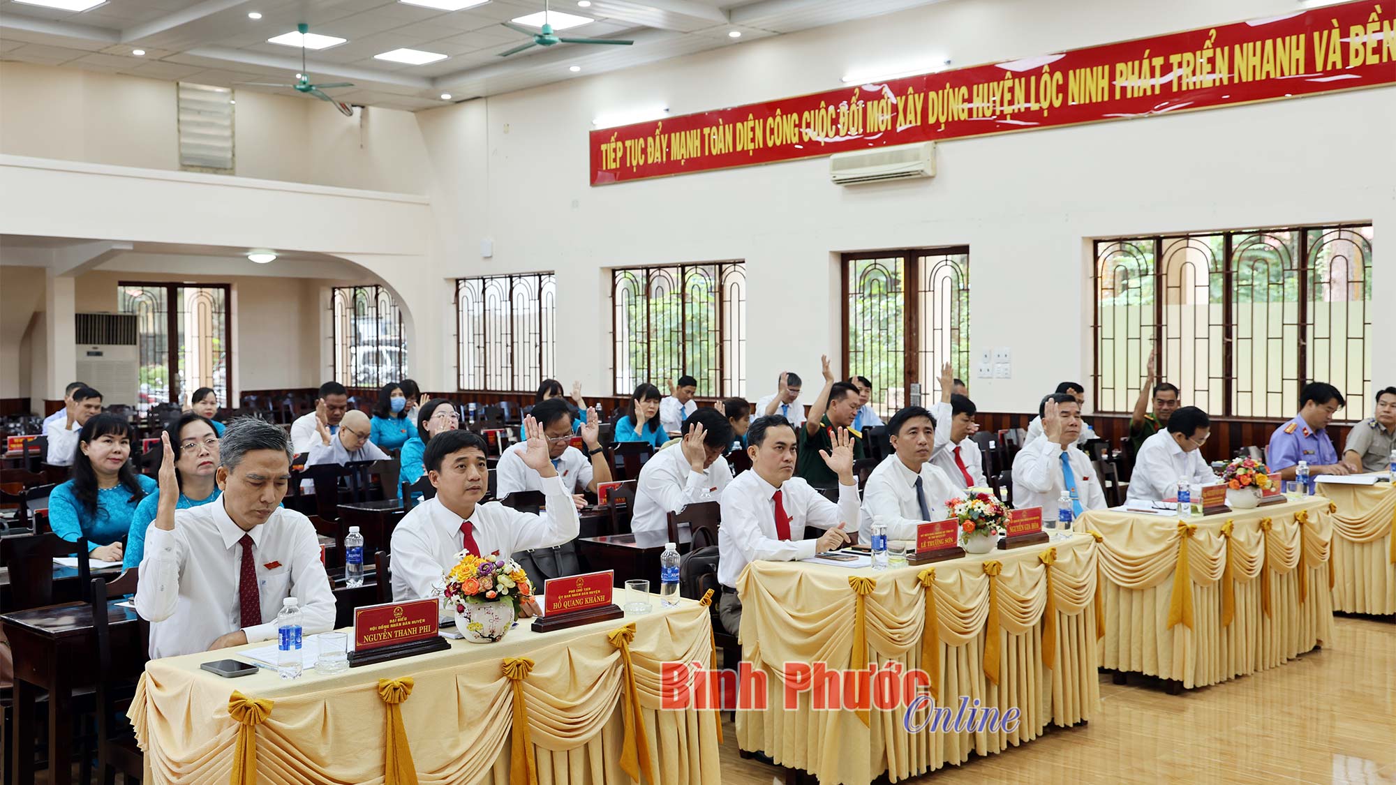 Kỳ họp thứ 16 HĐND huyện Lộc Ninh