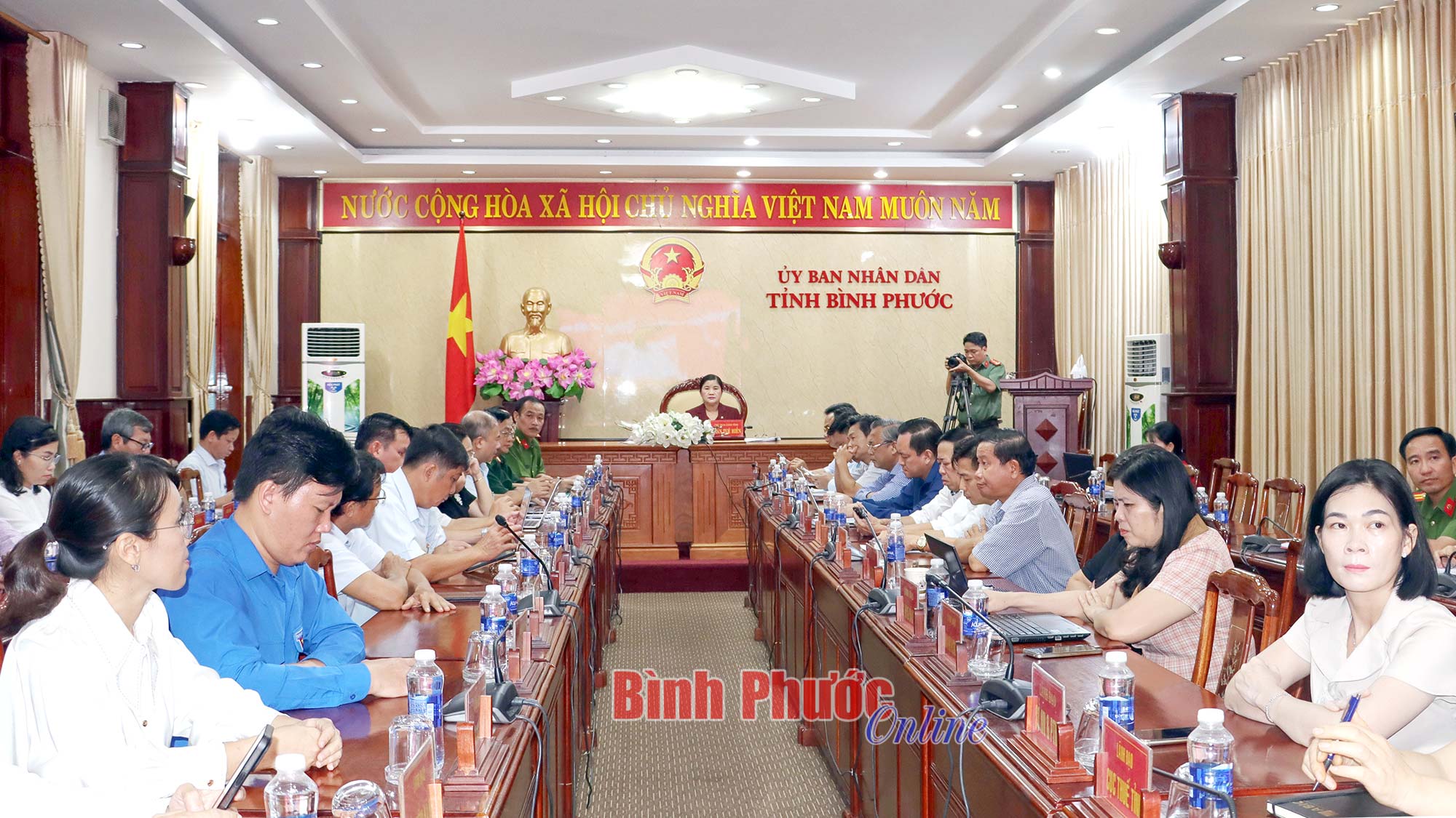 Mở rộng thí điểm Sổ sức khỏe điện tử và cấp Phiếu lý lịch tư pháp qua ứng dụng VNeID