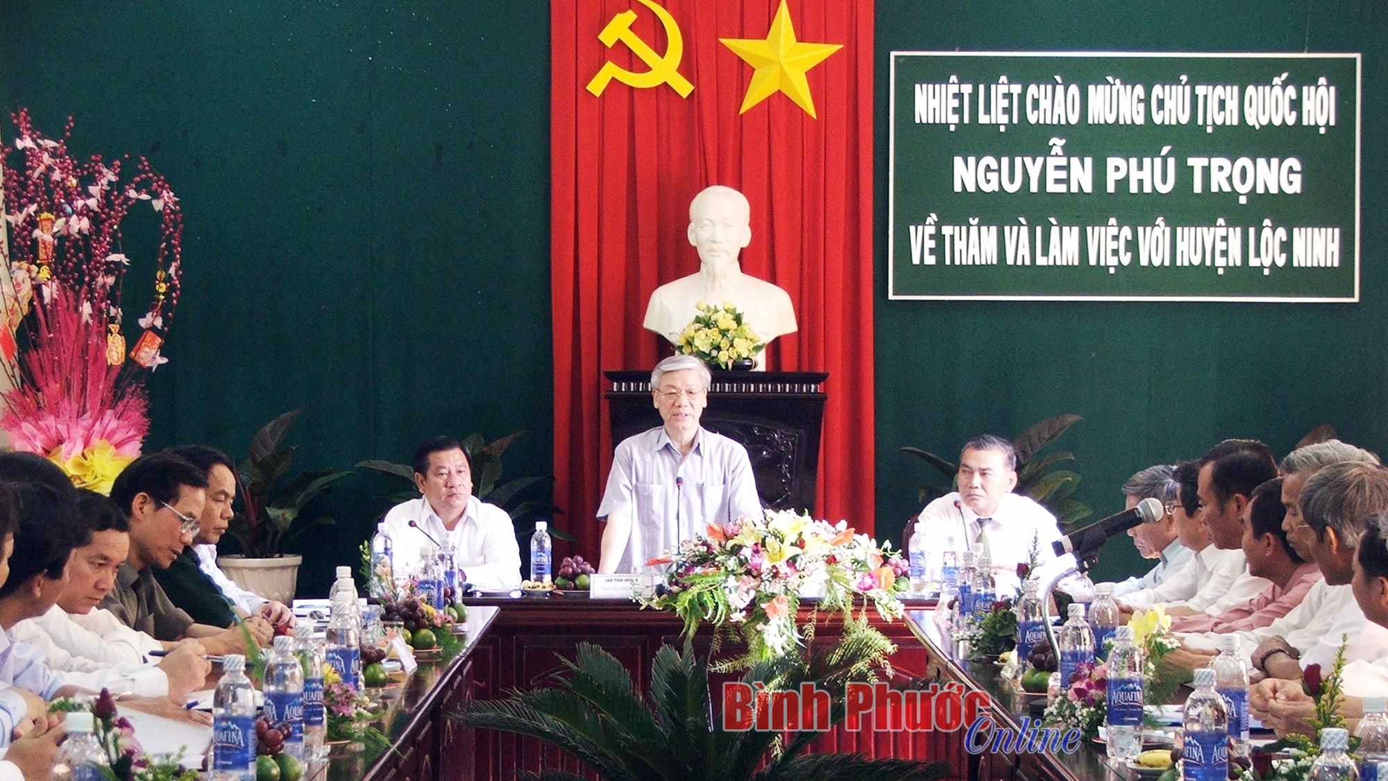 Nghĩ mình phận mỏng cánh chuồn