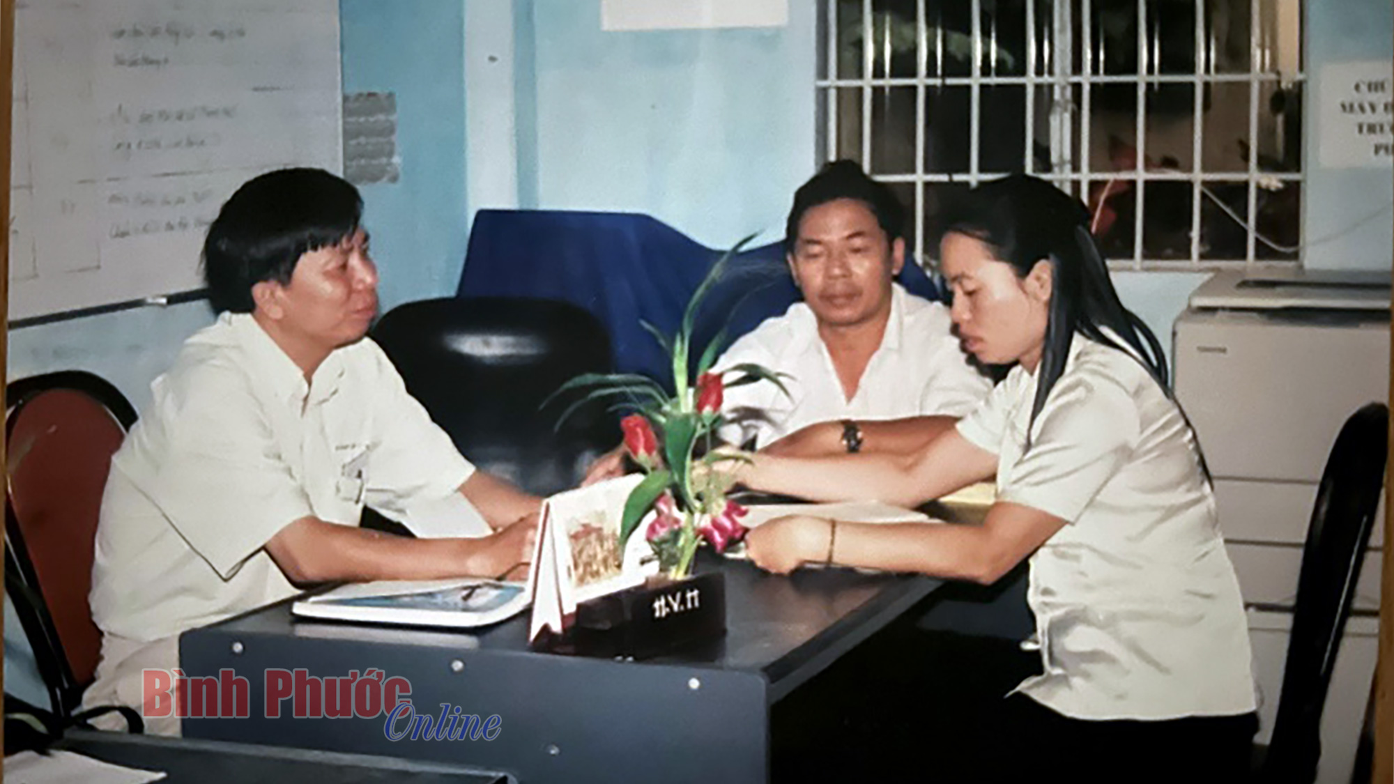 Nhà báo bị “bắt đền”