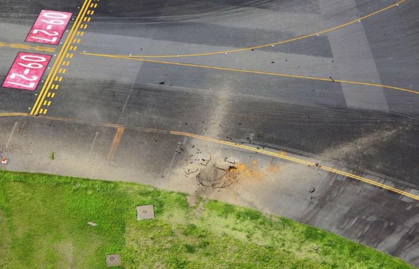 Nhật Bản: Nổ lớn tạo ra hố sâu trên đường băng của sân bay Miyazaki