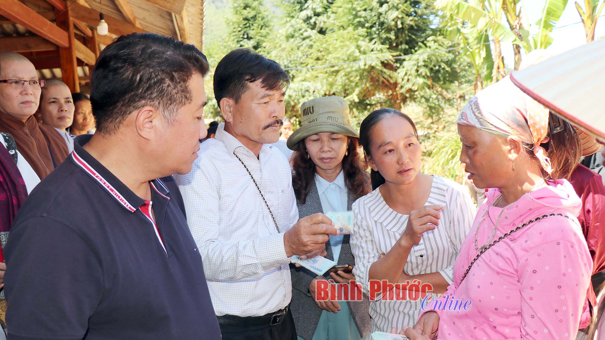 Những phần quà nghĩa tình của Bình Phước tiếp tục đến với đồng bào miền Bắc