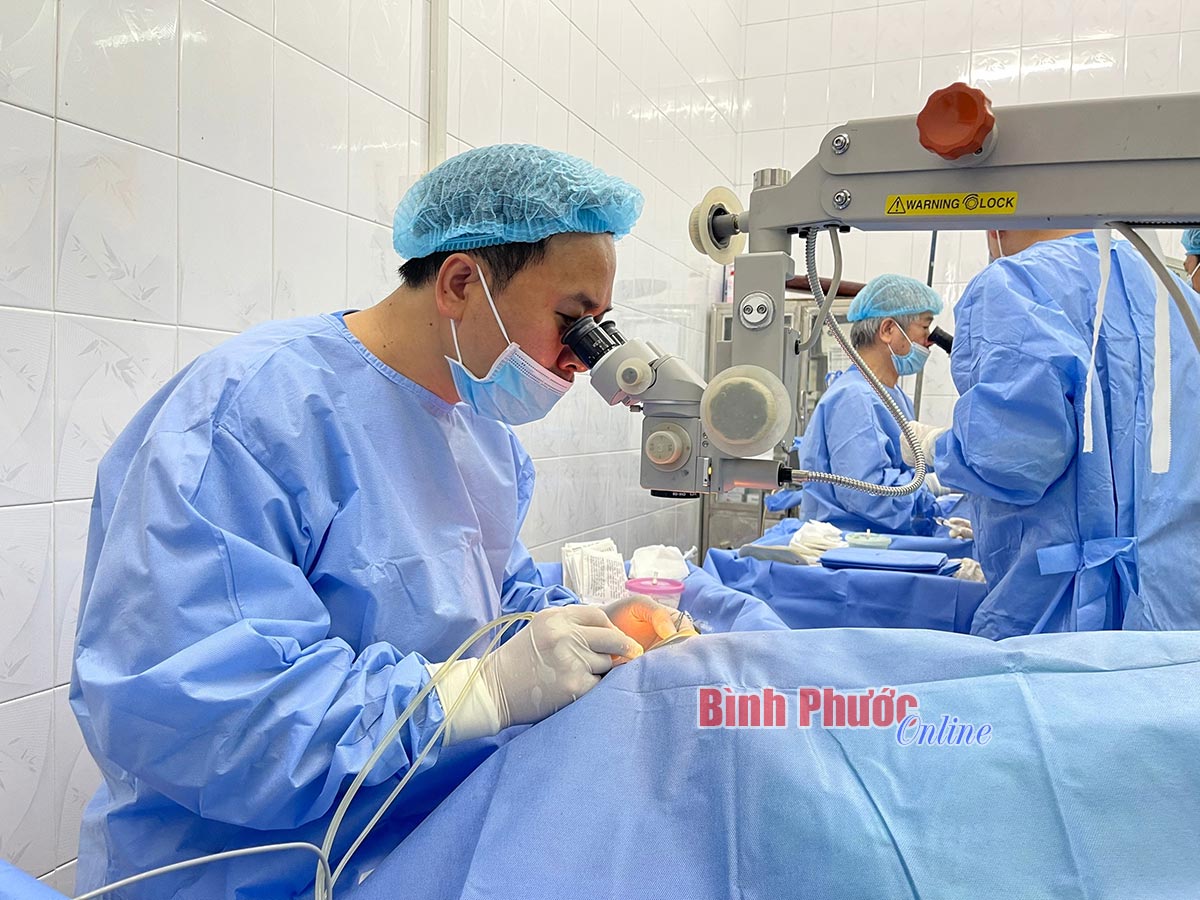 Phẫu thuật mắt miễn phí cho 109 người nghèo