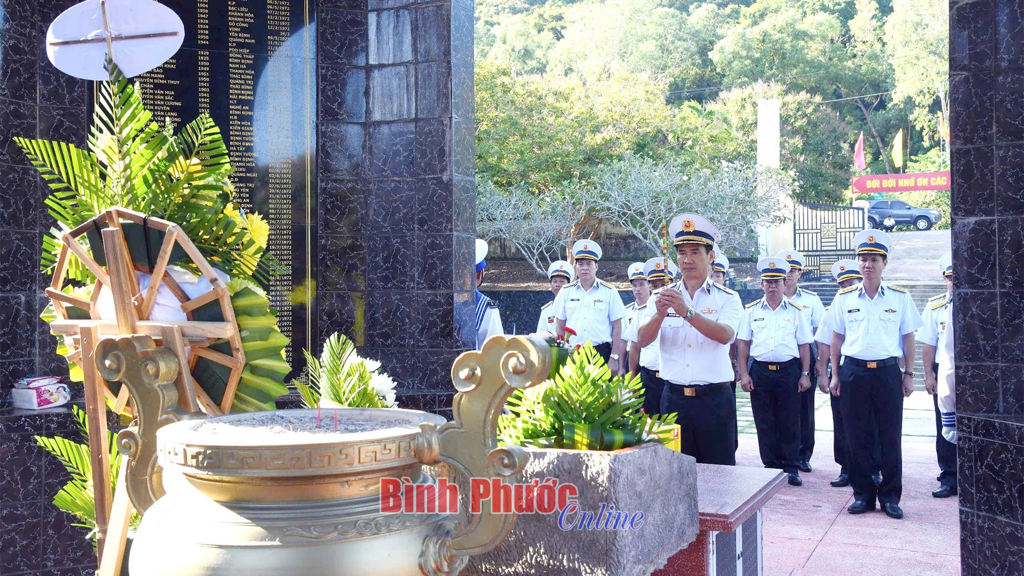 Sôi nổi các hoạt động kỷ niệm 49 năm Ngày thành lập Bộ Tư lệnh Vùng 5 Hải quân