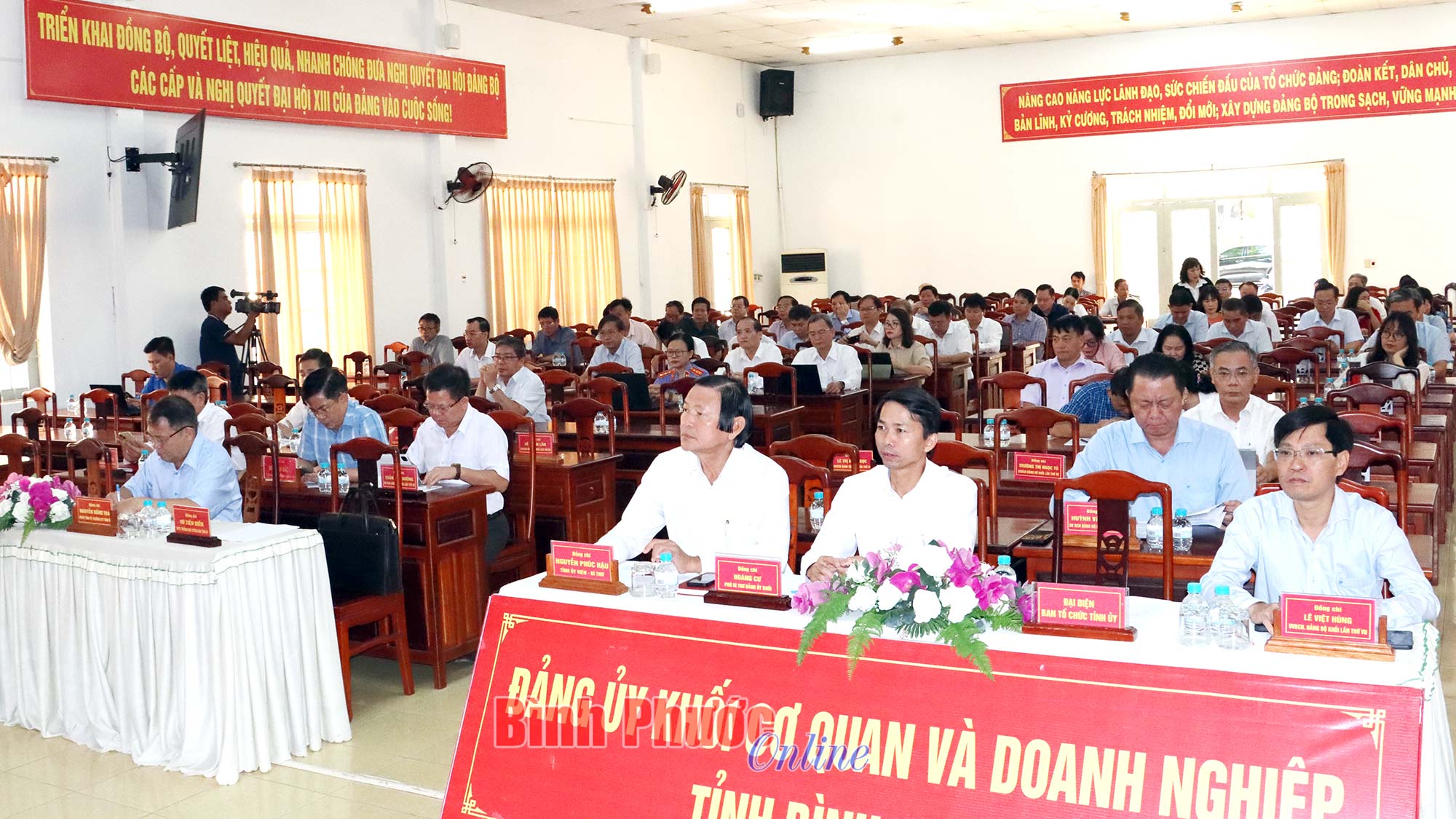 Tiếp tục thực hiện minh bạch, đúng nguyên tắc công tác nhân sự theo Chỉ thị 35