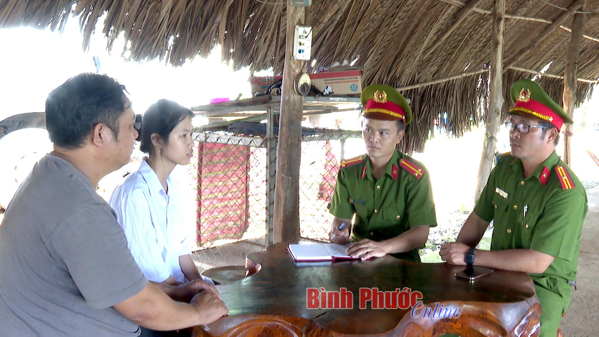 Trinh sát kể chuyện