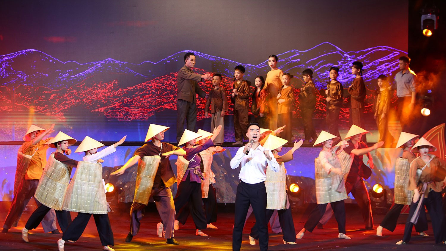 Trọng thể lễ kỷ niệm 110 năm Ngày sinh đồng chí Lý Tự Trọng