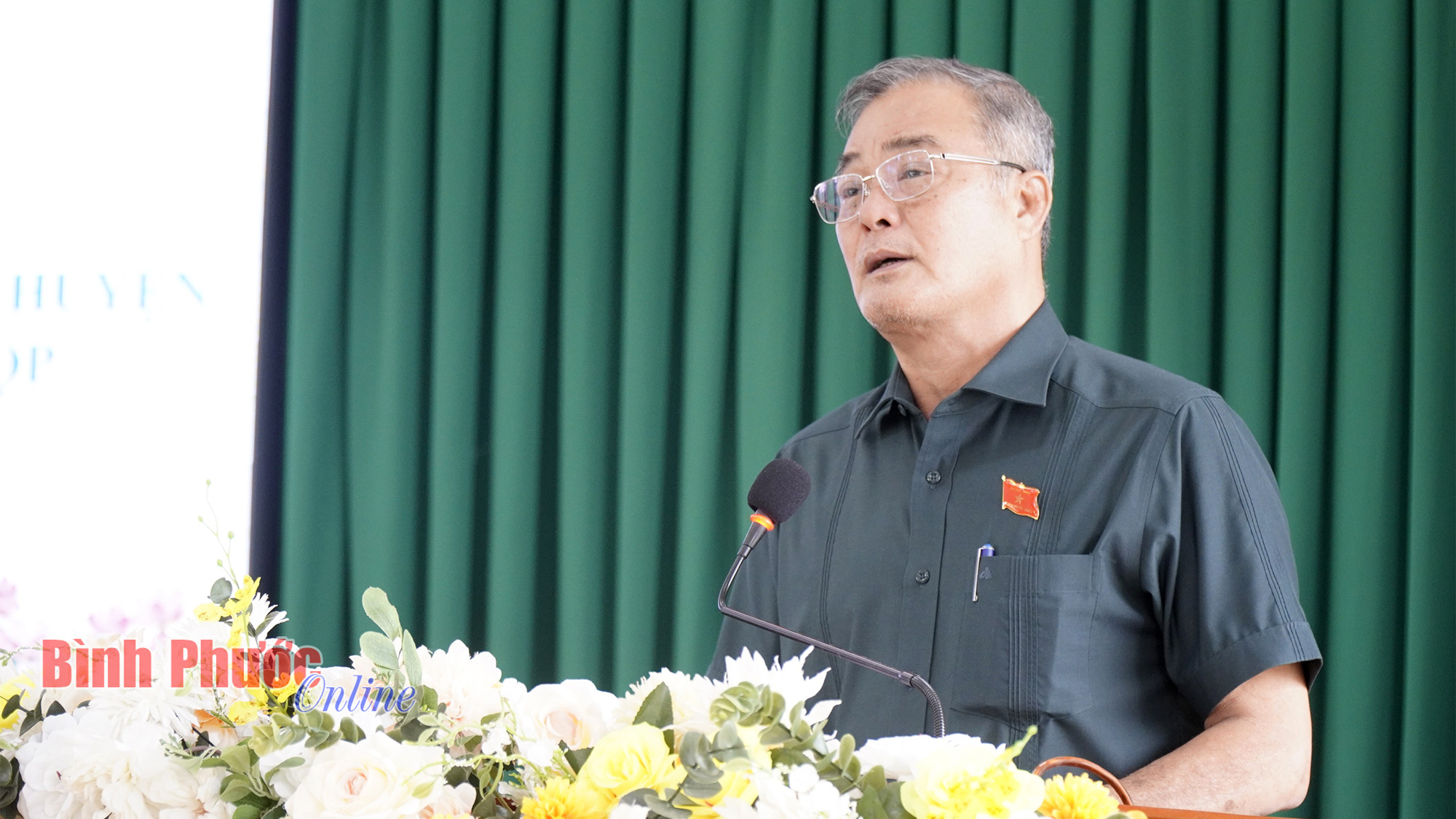 Trưởng Ban Tổ chức Tỉnh ủy Nguyễn Hồng Trà tiếp xúc cử tri xã Phú Trung