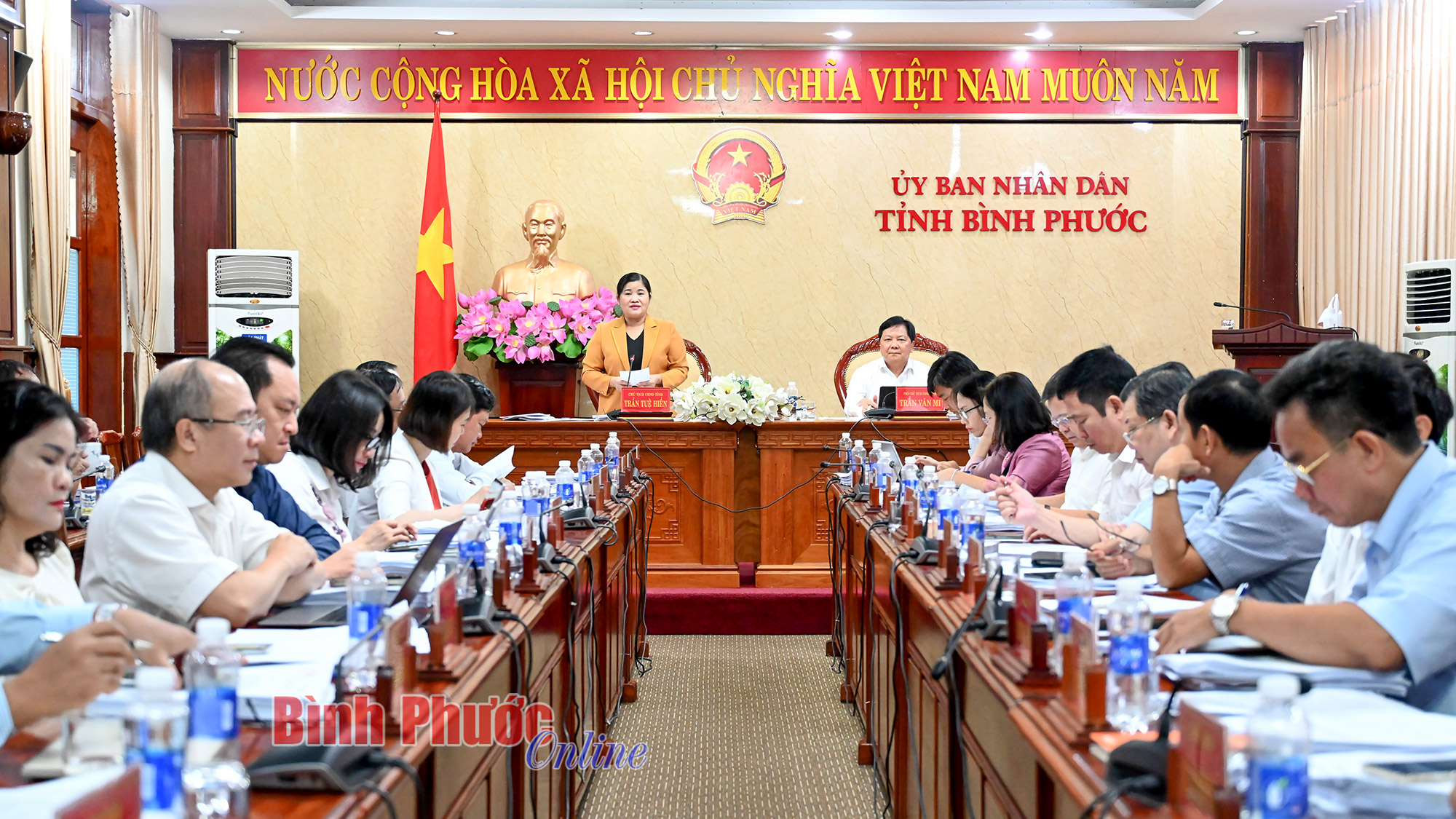 UBND tỉnh họp phiên thường kỳ tháng 10