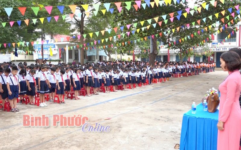 Nhiều trường học tổ chức hoạt động tưởng niệm nạn nhân tử vong do tai nạn toàn giao thông năm 2020