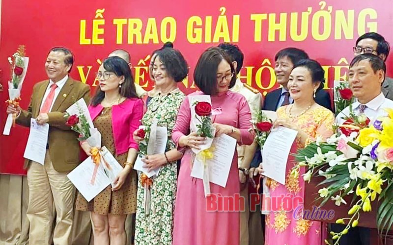 Bình Phước có nữ sĩ đầu tiên được kết nạp hội viên Hội Nhà văn Việt Nam