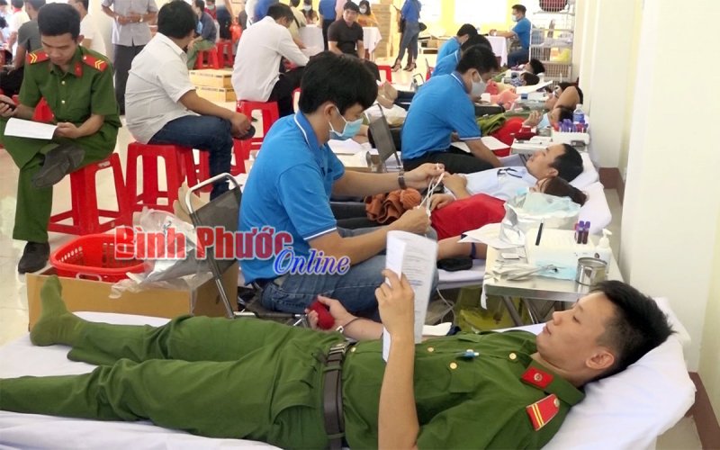 Chơn Thành: Hơn 600 tình nguyện viên tham gia hiến máu tình nguyện 