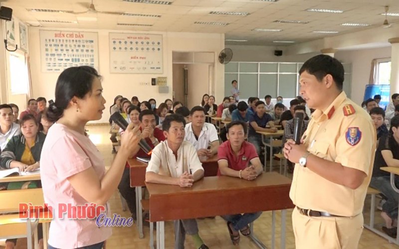 Chơn Thành: Tuyên truyền Luật Giao thông đường bộ gắn với xây dựng văn hóa giao thông  