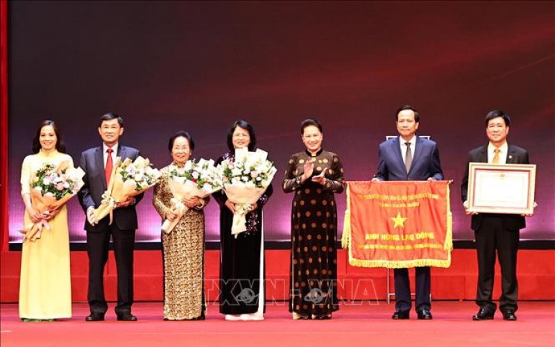 Chủ tịch Quốc hội dự Lễ tuyên dương Những gương sáng thầm lặng vì cộng đồng