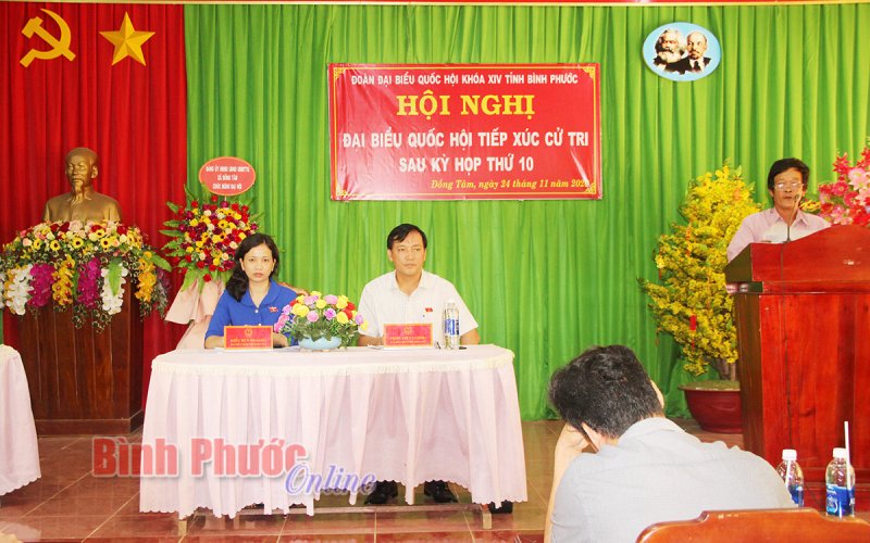 Đại biểu Quốc hội tiếp xúc cử tri huyện Đồng Phú