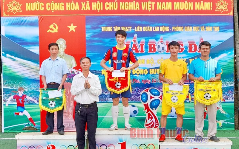 Giải bóng đá CB, CC, VC, NLÐ huyện Ðồng Phú