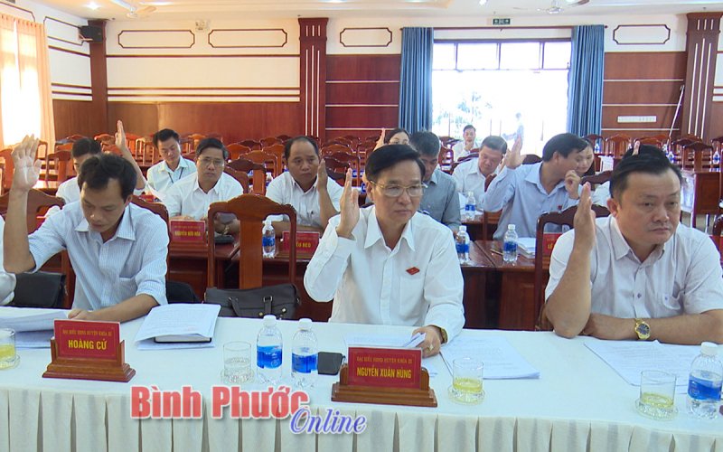 Họp HĐND huyện Bù Gia Mập: đại biểu chất vấn 3 cơ quan chuyên môn