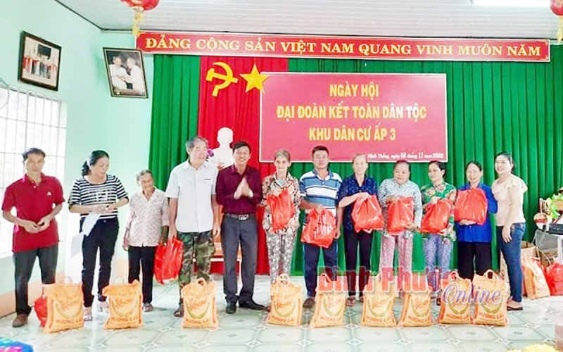 Nh&acirc;n d&acirc;n ấp 3 đo&agrave;n kết x&acirc;y dựng khu d&acirc;n cư văn h&oacute;a 