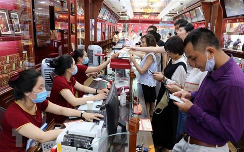 Những yếu tố nào có lợi cho thị trường vàng trong nước và thế giới?