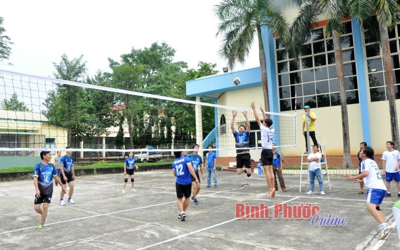 Sôi nổi Hội thao khối thi đua số 6