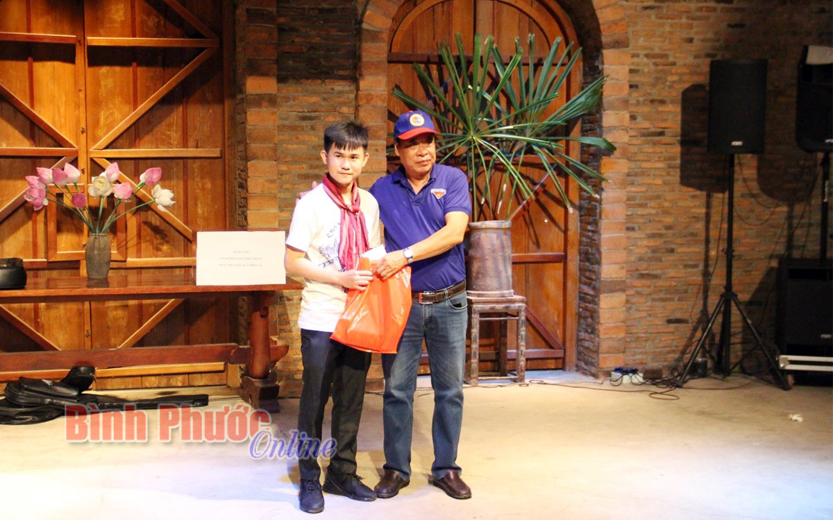 Thêm thắm tình hữu nghị Việt Nam - Campuchia