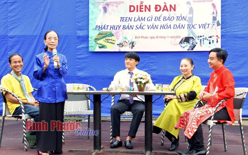  &ldquo;Tiếp lửa&rdquo; bảo tồn văn h&oacute;a cho người trẻ 