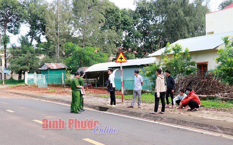 Vụ nam sinh lớp 12 bị đánh tử vong: Lời khai của các đối tượng ra đầu thú?