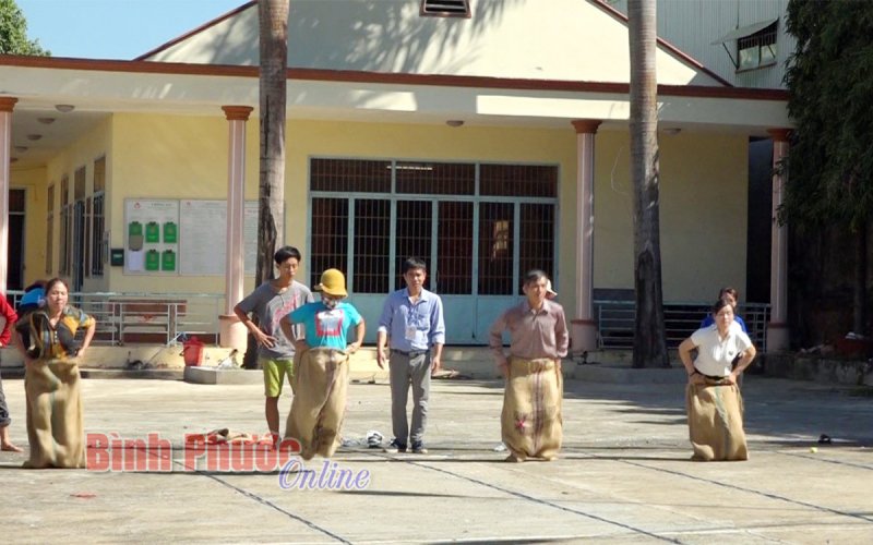Vui ngày hội đại đoàn kết toàn dân