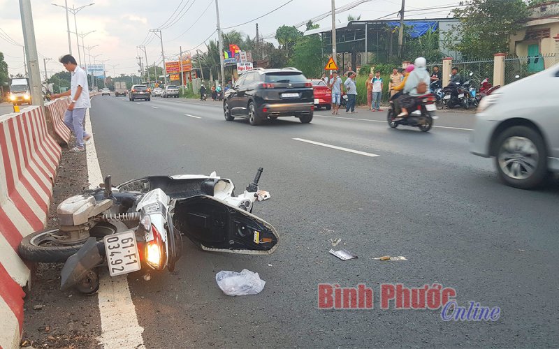 Xe ô tô tông xe mô tô, người phụ nữ mang thai gần 3 tháng bị thương nặng
