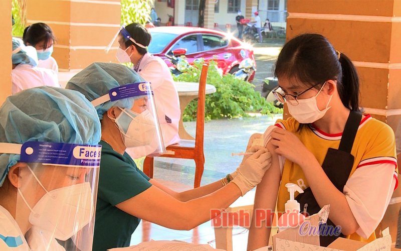 1.146 trẻ ở thị xã Phước Long đã được tiêm vắc xin phòng Covid-19