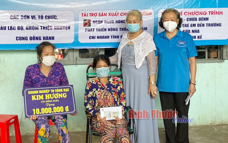 207 triệu đồng “Chia sẻ nỗi đau” với 2 hoàn cảnh bất hạnh