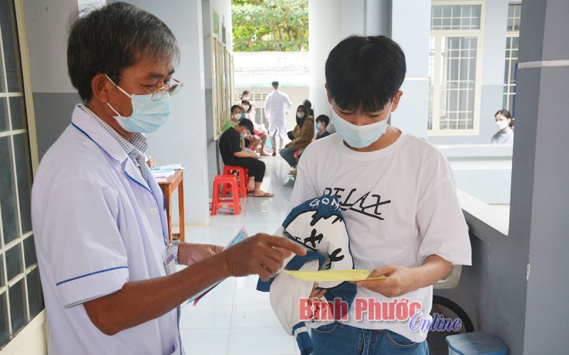 Bù Gia Mập: Gần 4.700 trẻ từ 12 đến 15 tuổi được tiêm vắc xin phòng Covid-19