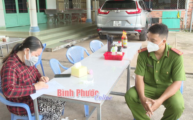 Mở cửa phục vụ tại chỗ giữa mùa dịch, 1 quán ăn bị lập biên bản
