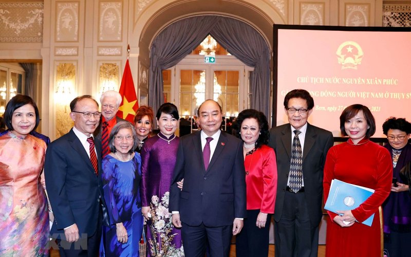 Chủ tịch nước Nguyễn Xuân Phúc gặp gỡ cộng đồng người Việt tại Thụy Sĩ