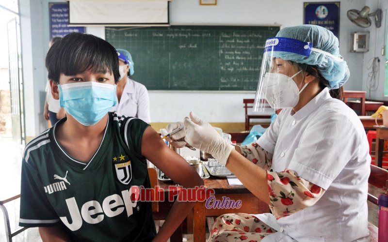 Đồng Phú: Hơn 6.300 trẻ từ 12-15 tuổi tiêm vắc xin phòng Covid-19