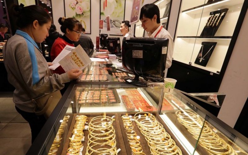 Giá vàng trong nước tăng nhanh, vượt 62 triệu đồng mỗi lượng