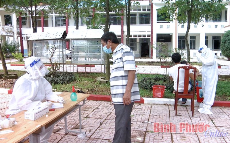 Lặng thầm in dấu hai vai